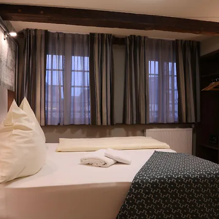 מלון Markthotel 3*