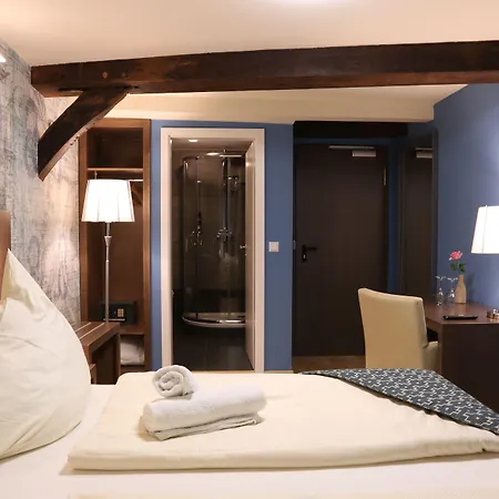 Markthotel וורנדורף